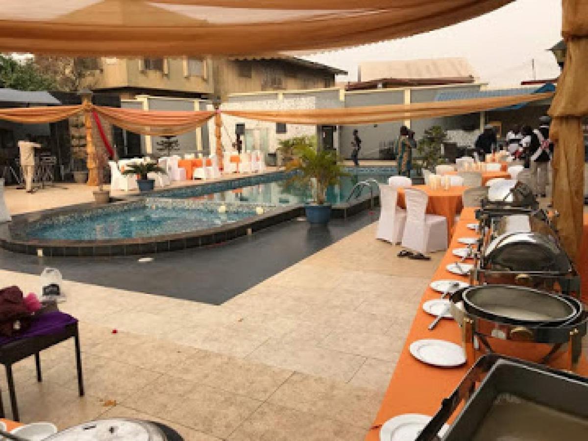 Room In Lodge - Owu Crown Hotel, Ιμπαντάν Εξωτερικό φωτογραφία